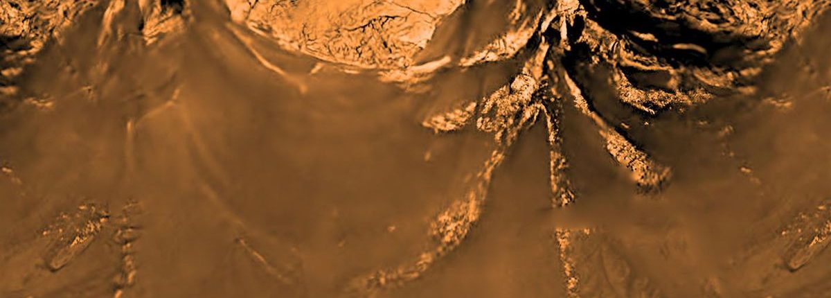 12 yıl sonra NASA, şaşırtıcı derecede Dünya'ya benzeyen Titan yüzeyinin görüntülerini yayınladı. 